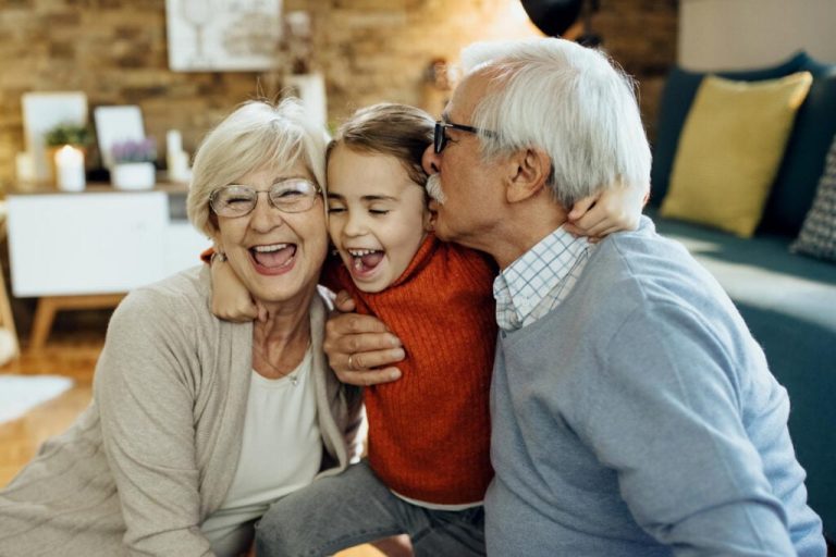 Cuándo se celebra el Día de los Abuelos en México y su significado