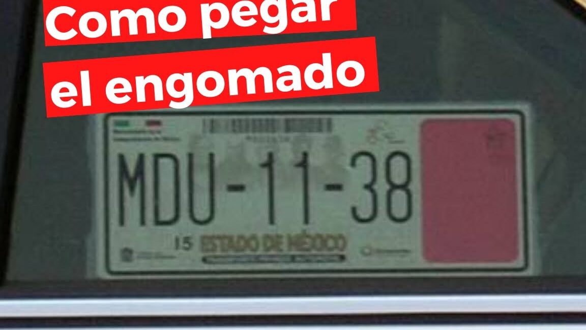 donde colocar el engomado de las placas en mi vehiculo