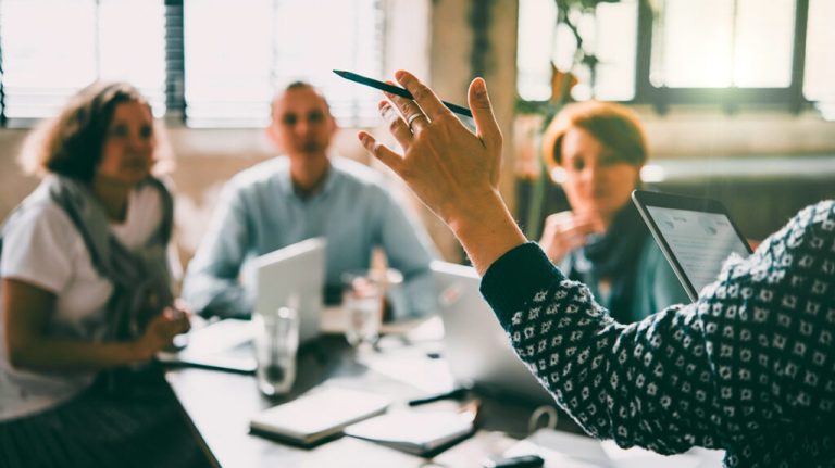 Qué programas existen para apoyar a jóvenes emprendedores en México