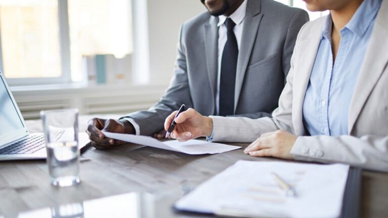 Guía para redactar un acta administrativa por consumo de alcohol en el trabajo