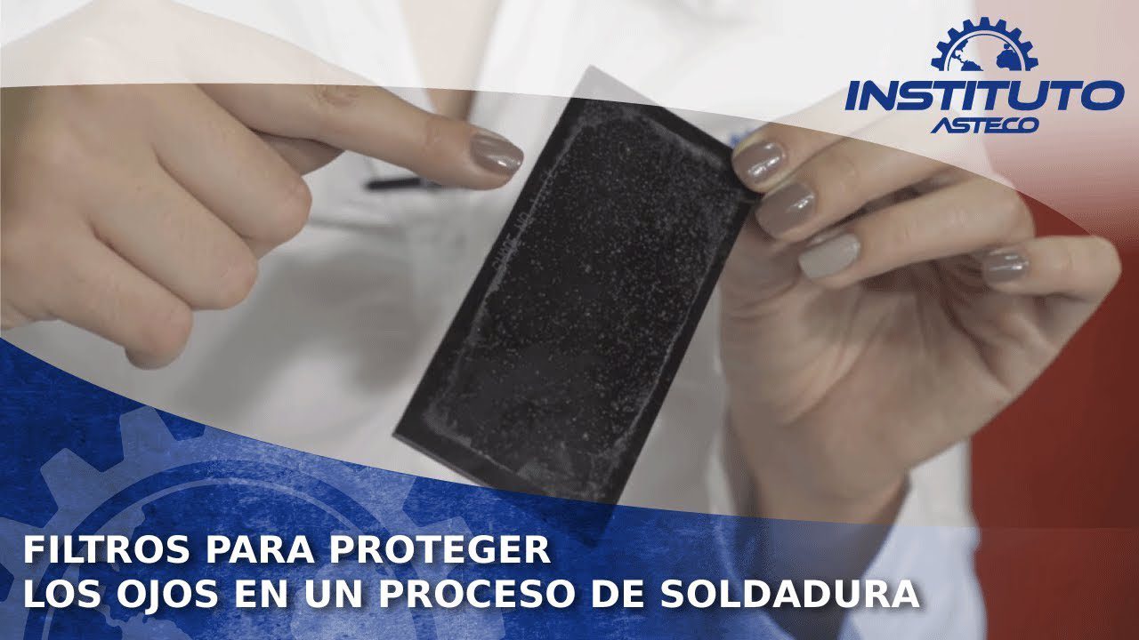 Cristales para soldar protegiendo los ojos